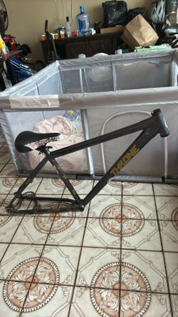 Throne goon frame