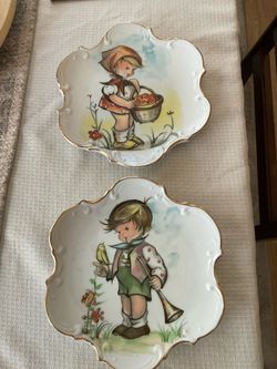 Highly collectible decorative plates