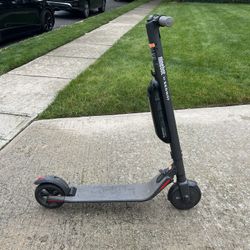 Segway Ninebot ES4 Electric Kick Scooter, Lightweight and Foldable