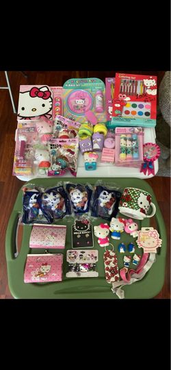 Assorted Sanrio Items (READ FULL AD)