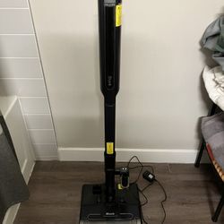 Shark Wireless Vacuum. Multiple Attachments