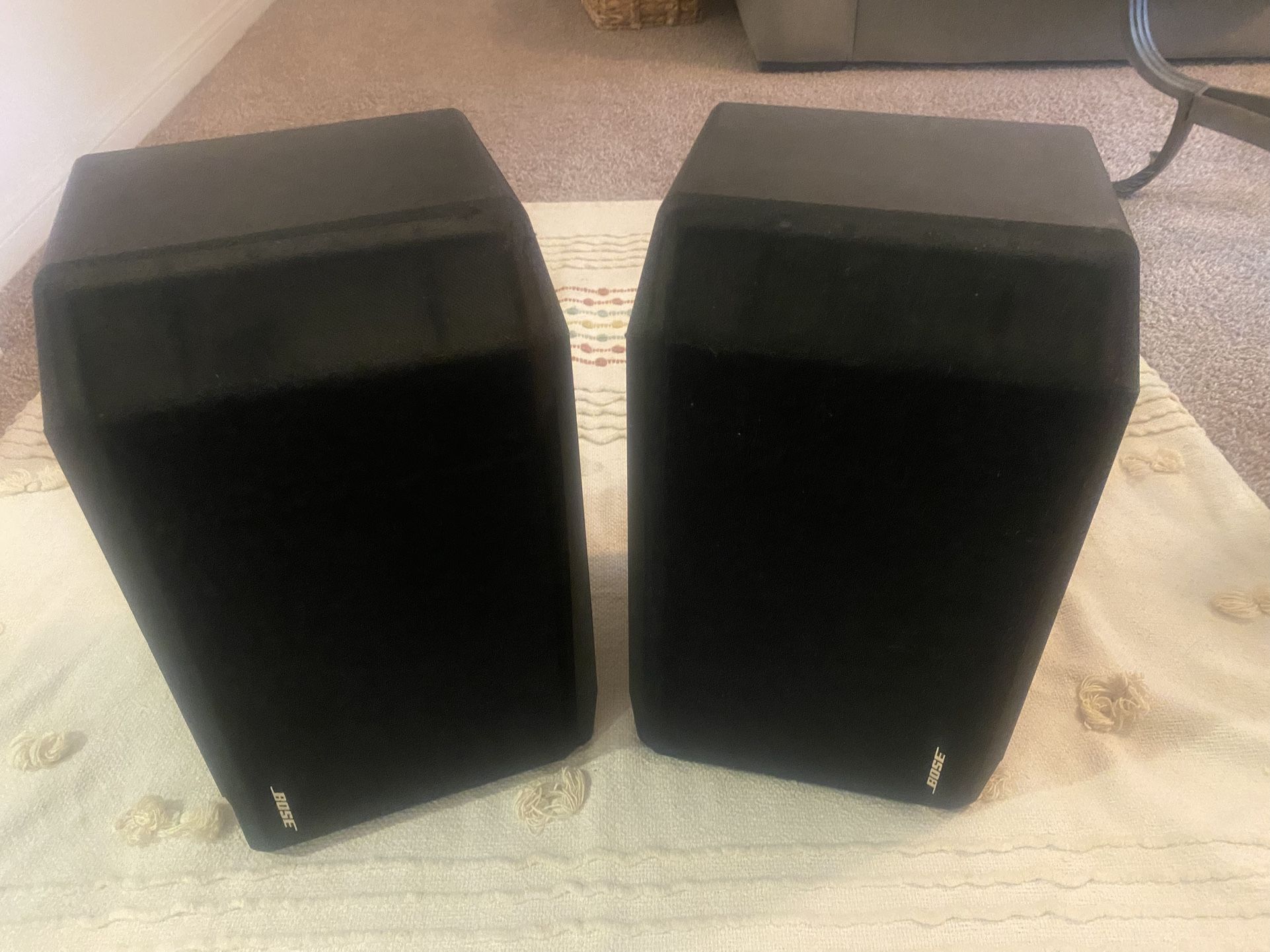 Bose 301 Bookeshelf Speakers