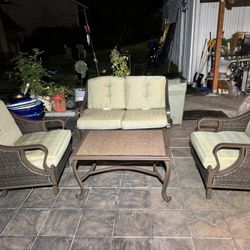 Outdoor Patio Set By Lazy boy