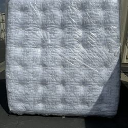California King Size Bed Mattress King Koil Intimate Medium Firm Pillow Top Serta Sealy Sterns & Foster Purple Dreamcloud Kluft Aireloom Beautyrest 