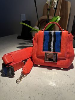 Threes floor hand bag (seen on Gigi Hadid)