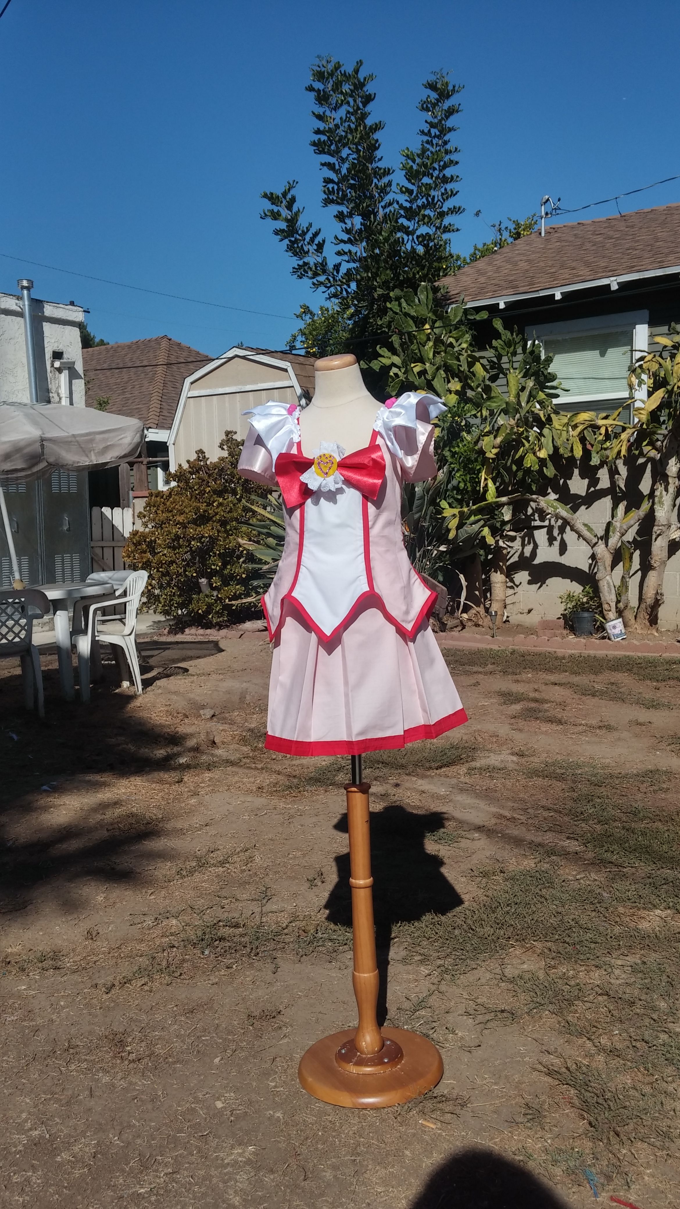 Girl Raider And Dodger Outfits for Sale in Whittier, CA - OfferUp