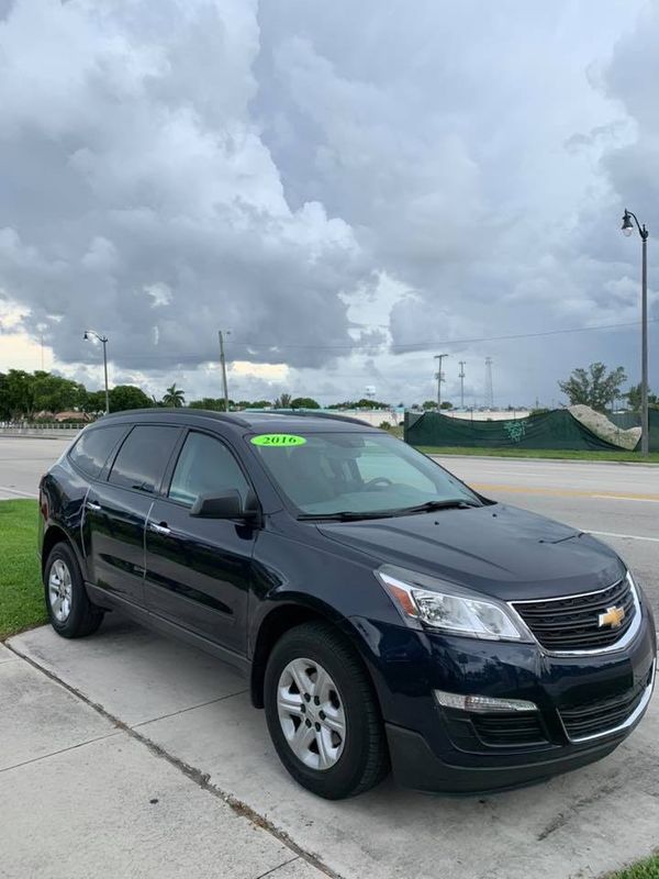 2016 Chevy Traverse SUV 3rd Row Seating for Sale in West ...