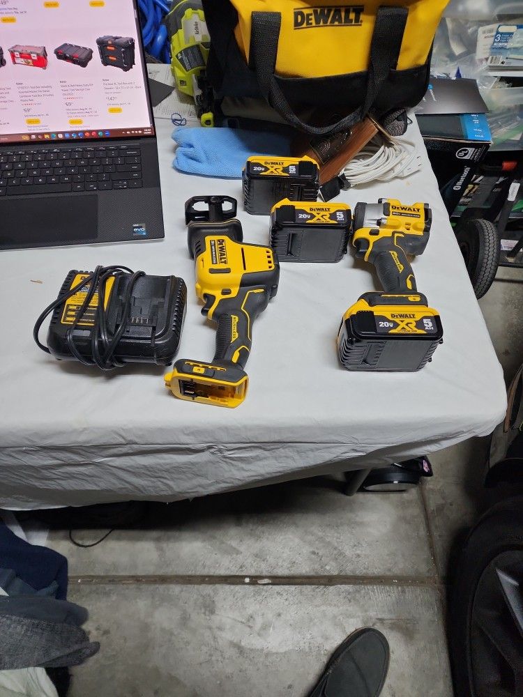 DeWalt Power Tool Set With Bag