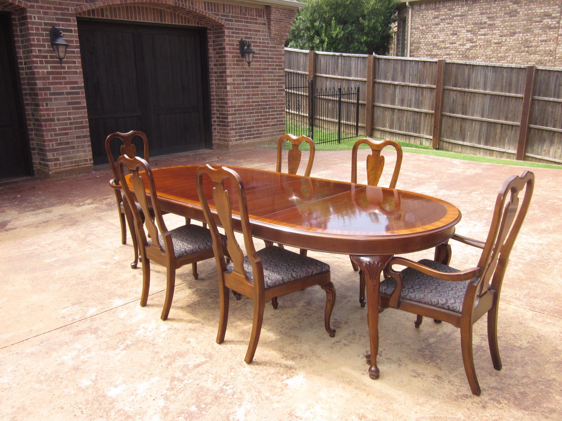 Drexel Heritage Vintage queen anne dining room table, with six chairs