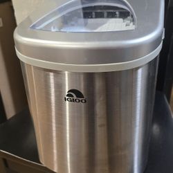 Igloo Countertop Ice Maker