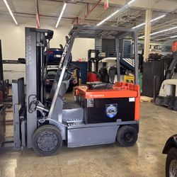 2019 Toyota 8000 pound forklift 