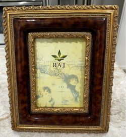 Raj 5X7 Frame