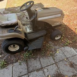 Craftsman LTX1000 Riding Lawn Mower – Not Running – Needs Fix or Parts 