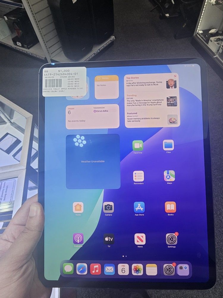 Apple 13" Ipad Pro. M4 Chip, 256gb With Charger. ASK FOR RYAN. #4(contact info removed)004-01