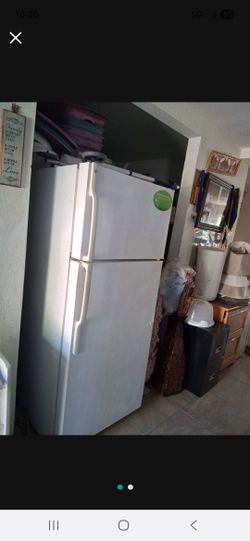 GE Refrigerator 