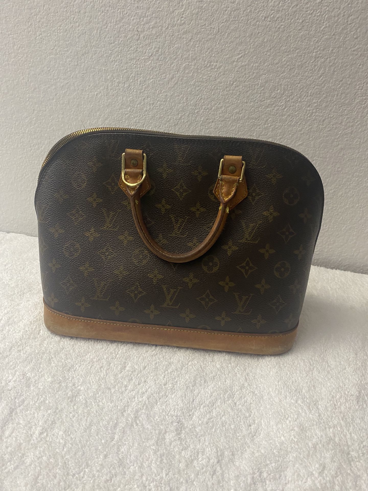 Louis Vuitton Alma BB Bags for Sale in Hawthorne, CA - OfferUp