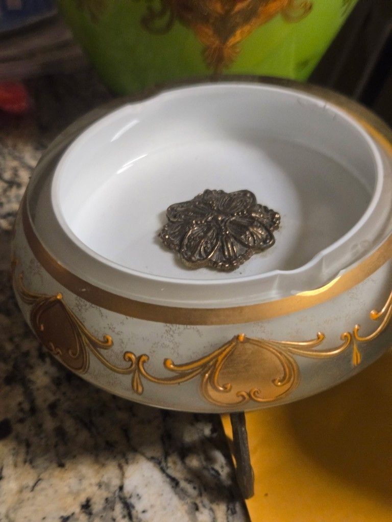 ABSOLUTELY LOVELY GLASS ASHTRAY AND CANDY TRAY