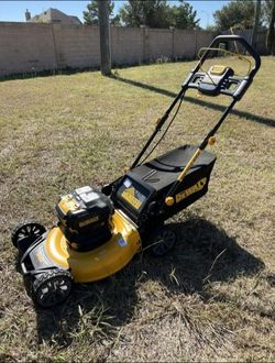 DeWALT 20V Max SELF-PROPELLED Lawn Mower - TOOL ONLY