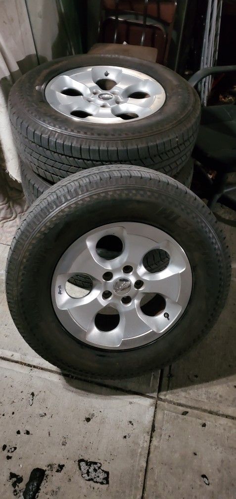 Wheels & Tires 255/70/18