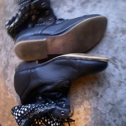 Black Combat Boots - Stylish & Comfy 