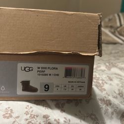 Ugg Womens Boots Great Condition Comes With The Clean Spray 