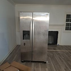 Side By Side Stainless Steel Refrigerator 