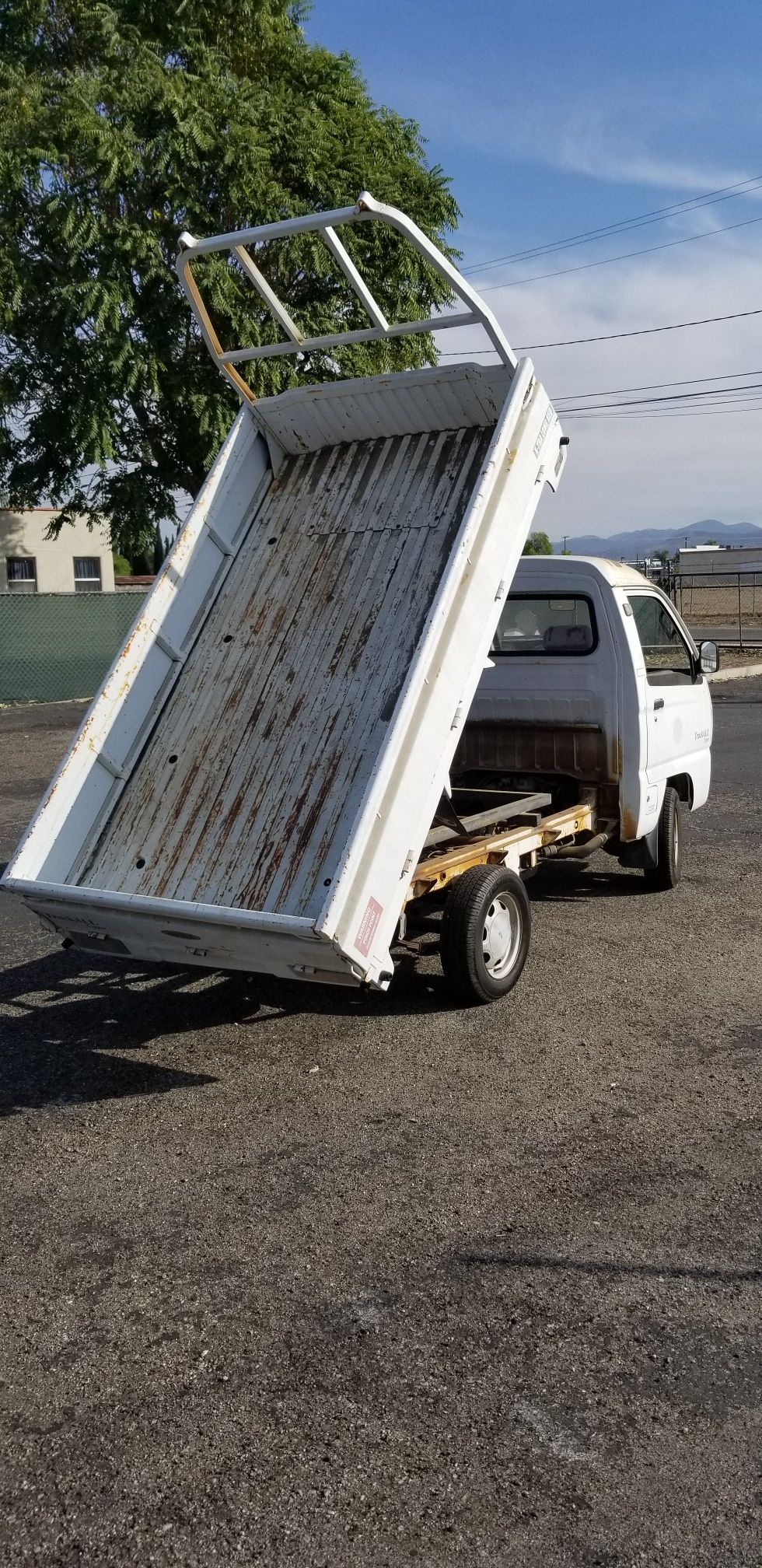 2003 Vantage TruckALL X-TRA LONG BED Tipper(made by Hyundai) with less than 220miles!!!