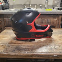 Razor Dirt Bike 🏍  Helmet🙂Youth Size M