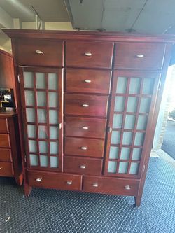 Dressers & Nightstands