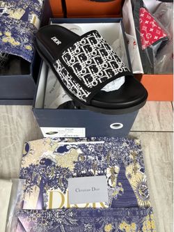 DIOR MEN SLIDES SIZE 8 AND 9