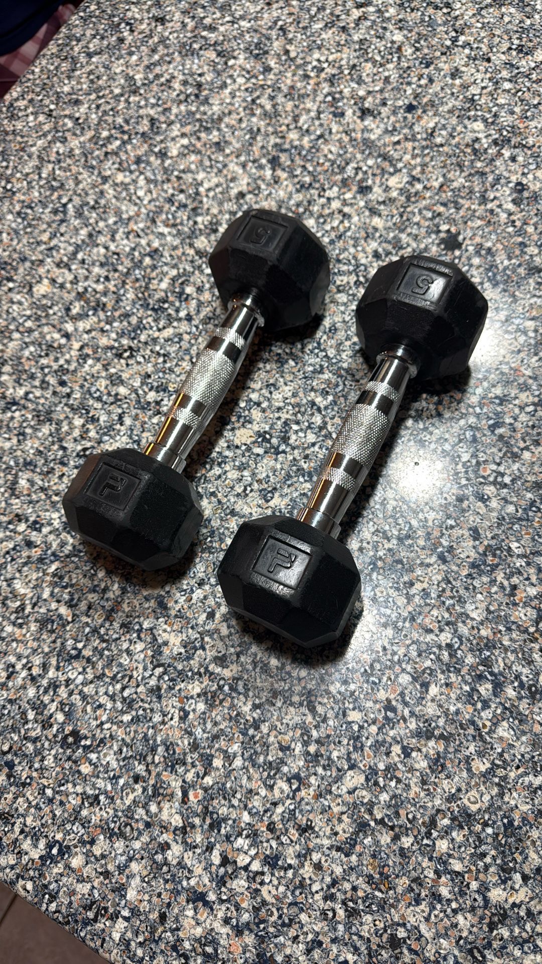 Set Of 2 - 5 Lb Dumbbells Gym Weights Black Rubber Chrome Workout 🏋️