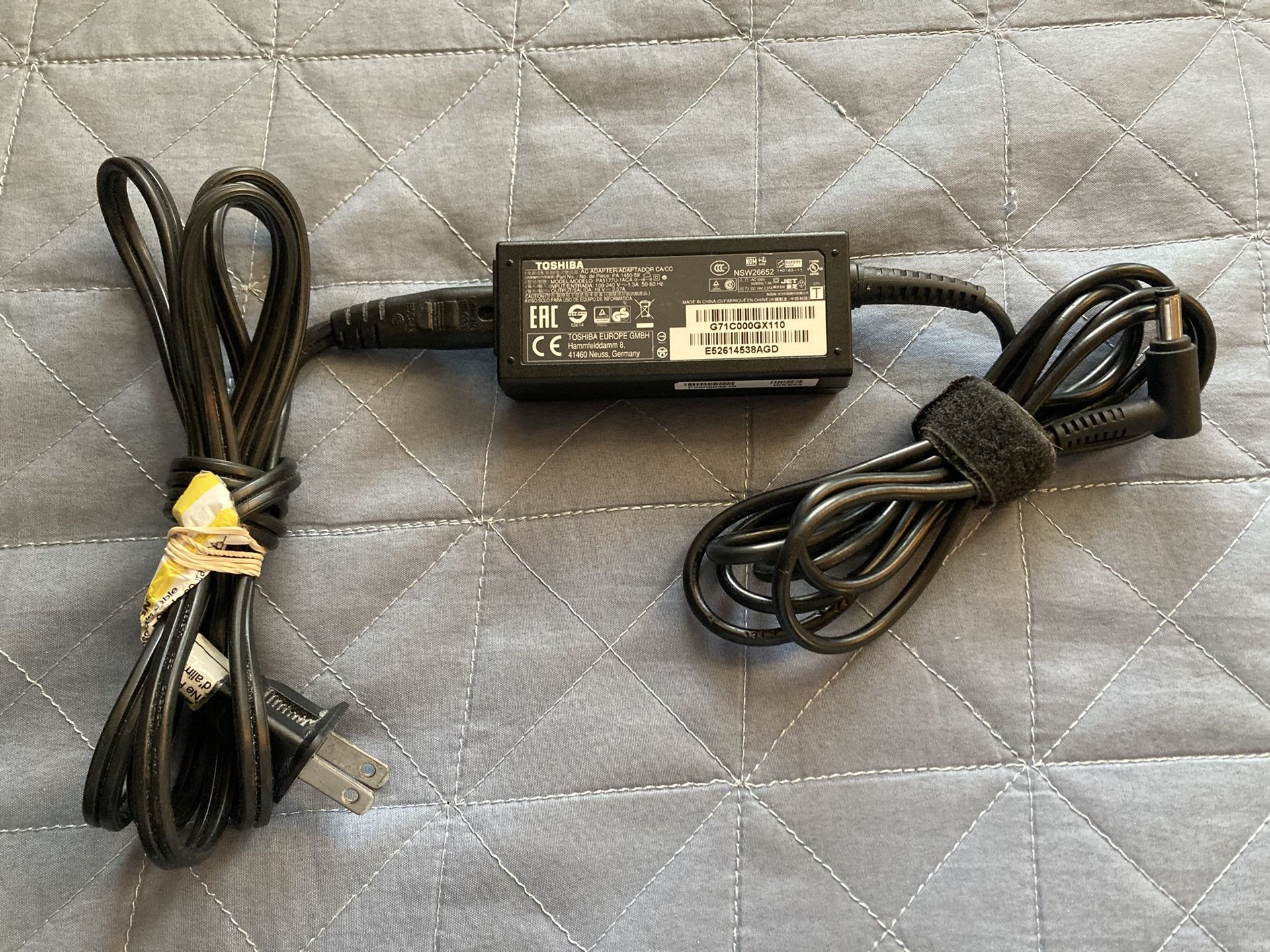 Toshiba Laptop Charger 