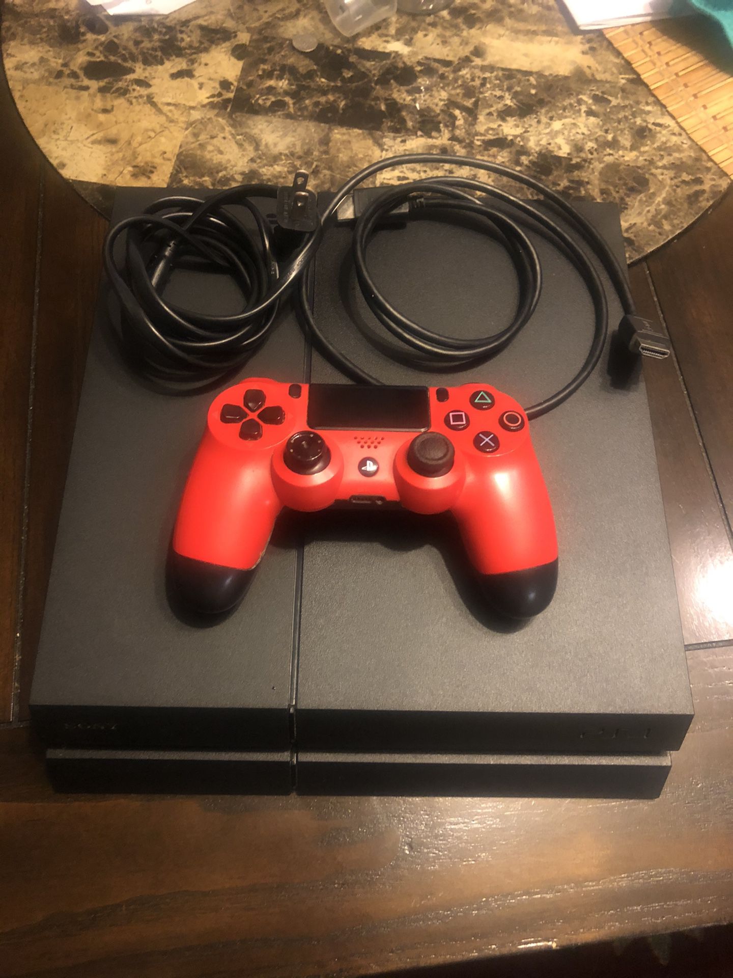 PS4 (PlayStation 4) it’s like new