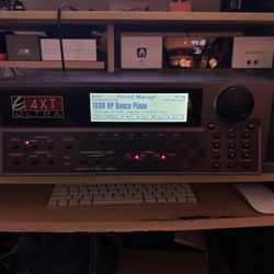 EMU 4XT Ultra Synthesizer Sampler