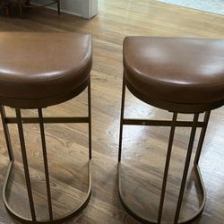 2 New Grandiroad bar stools 30” 
