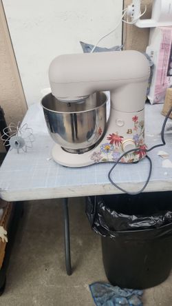 Beautiful 5.3 Qt Stand Mixer, Lightweight & Powerful with Tilt-Head, Wildflower White Icing by Drew Barrymore