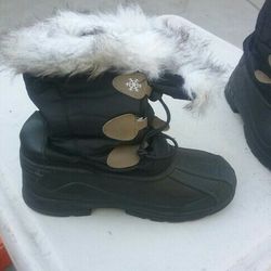 Girl Snow Boots Size 5 