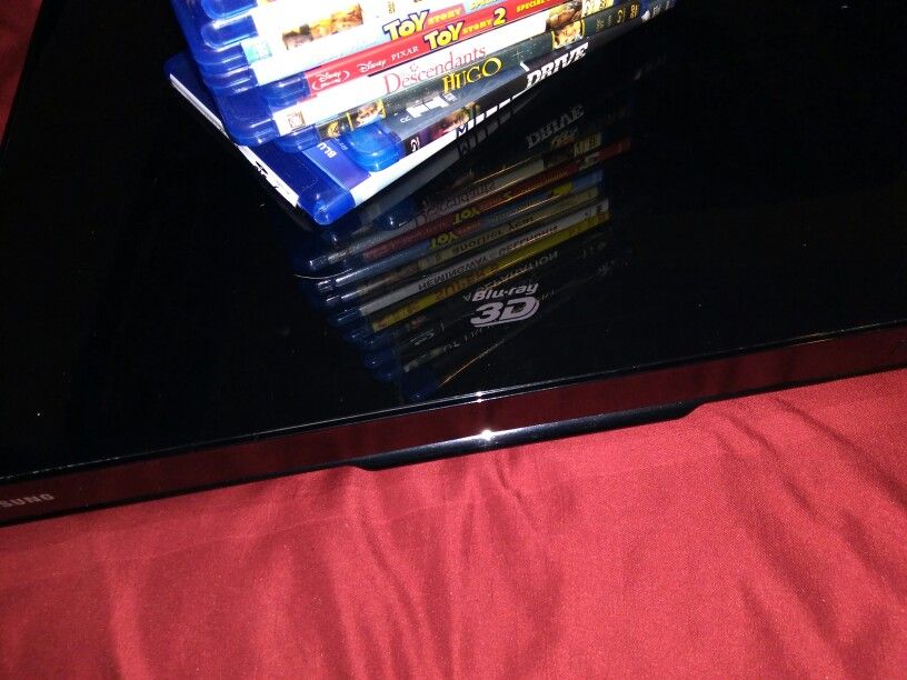 Samsung 3D Blu-ray DVD player with 13 Blu-ray DVDs
