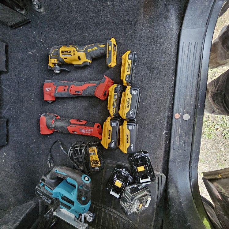 Dewalt Battery Brand New..20v 5 Ah