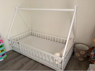 Toddler bed