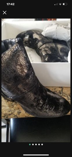 Charles David Boots Size 7