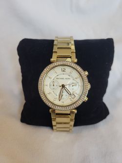 Michael Kors MK5354 Women's Stainless Steel Analog Champagne Dial Watch