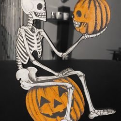 Stand up Pumpkin Skull Art 