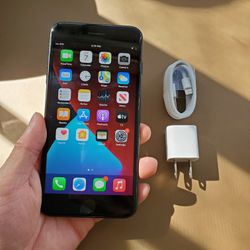 iPhone 8 Plus 128gb - UNLOCKED - Like New