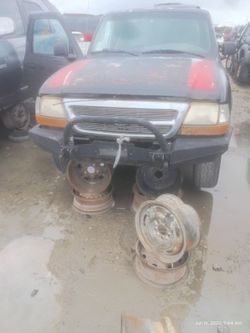 2000 Ford Ranger Step side pickup for parts