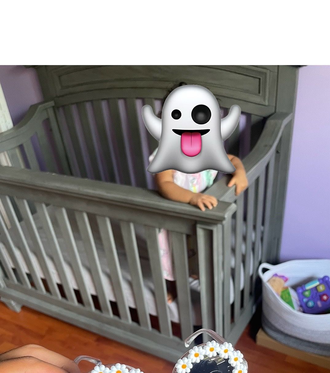 ADJUSTABLE CRIB W/Mattress
