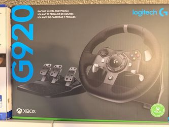 Logitech G920 With Racing Wheel and Pedals