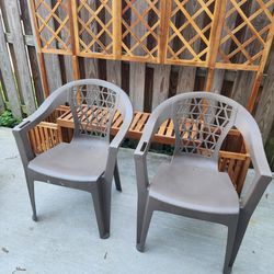 Nice Matching Plastic Stackable Patio Chairs 