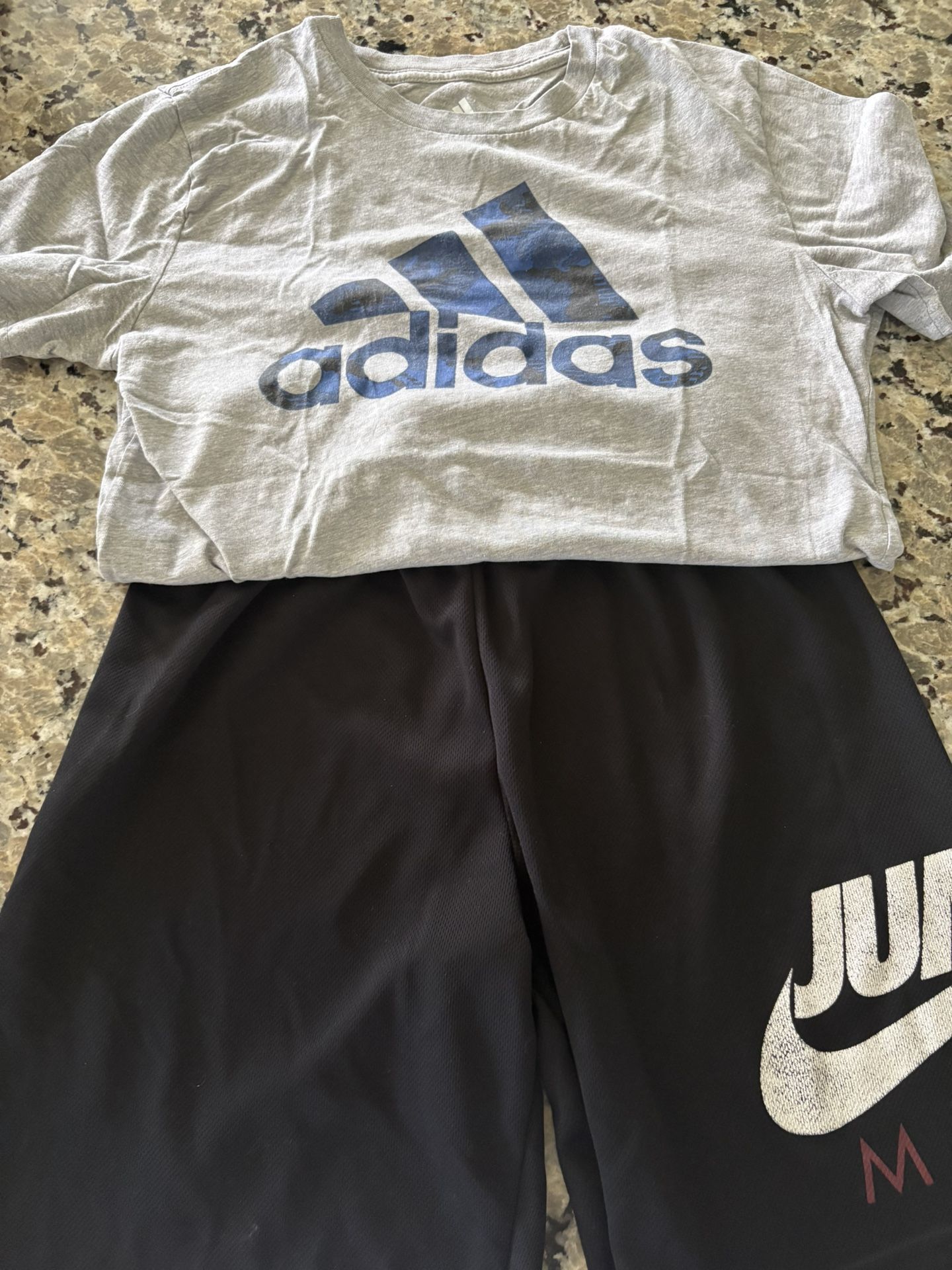 Shorts Size L & T-shirts Size M (10/12)