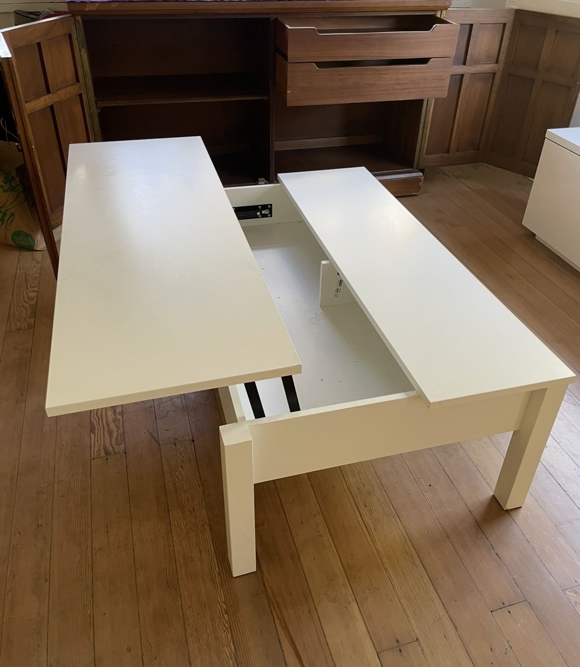 Coffee Table / Converts to Desk - Like New!